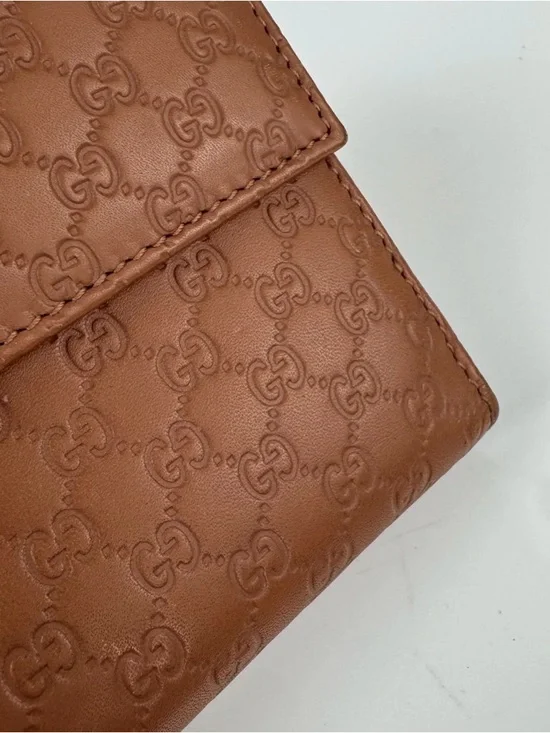Gucci Tan Embossed Leather Clutch with Signature GG - Picture 2 of 5